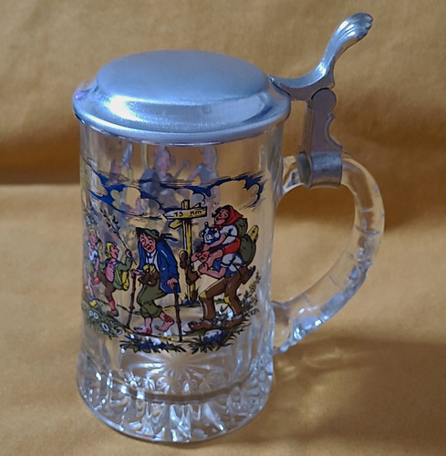 Glas bierkrug mit - glas, zinndeckel