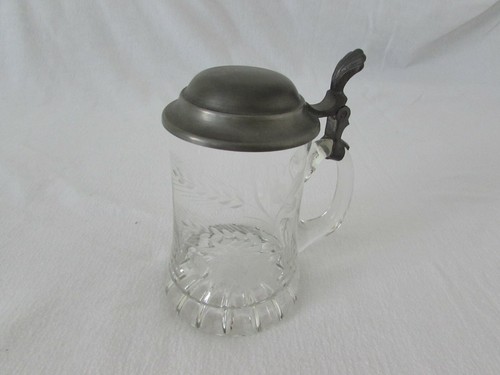 Bierkrug aus glas mit - glas,