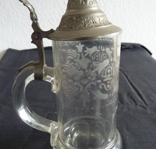 Alter glasbierkrug mit - alter,