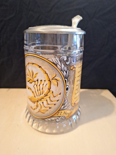 Krug aus glas - aus, mit