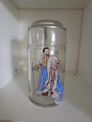 Bierkrug aus glas mit - bierkrug,