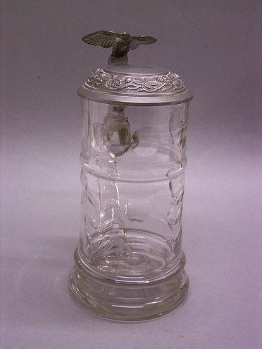 Glasbierkrug mit zinndeckel - glasbierkrug,