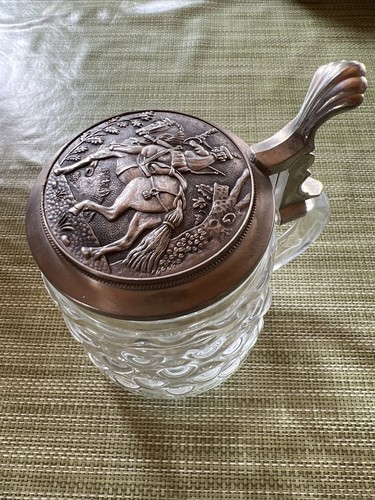 Bierkrug aus glas - bierkrug,