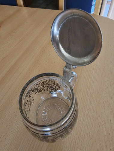 Glas bierkrug mit zinndeckel - glas-bierkrug,