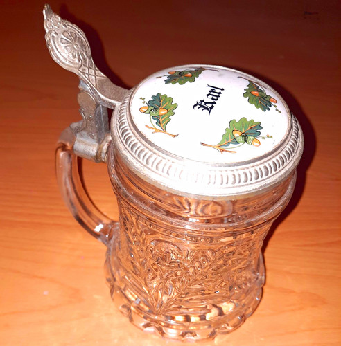 Glas bierkrug mit zinndeckel - bierkrug,