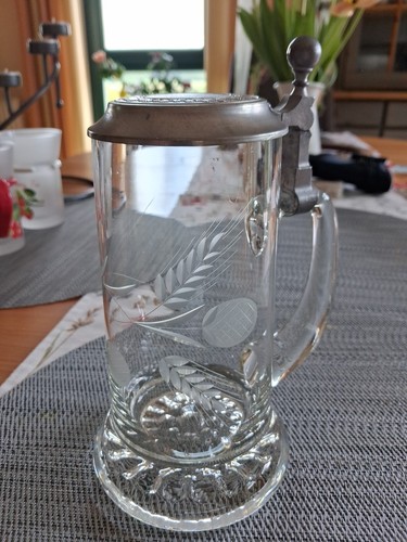Hochwertiger glas bierkrug mit - hochwertiger,