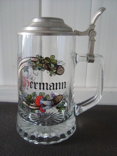 Bierkrug aus glas mit - aus,
