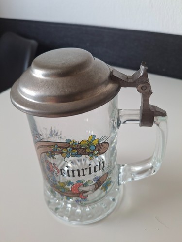 Bierkrug aus glas mit - aus,