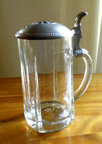 Bierkrug aus glas - glas, mit