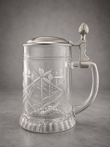 Glasbierkrug mit zinndeckel - glasbierkrug,