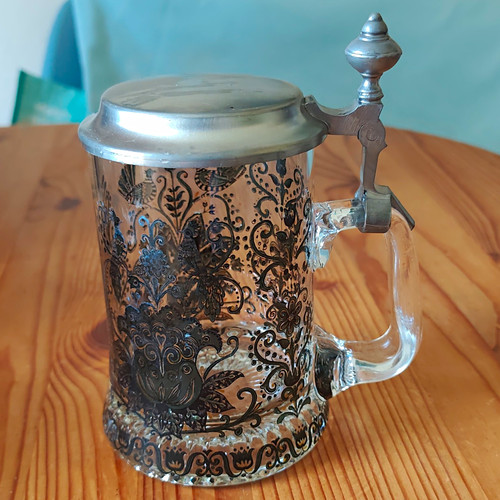 Glas bierkrug mit zinndeckel - bierkrug,