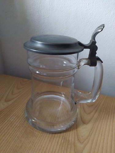 Schöner bierkrug aus - aus, mit